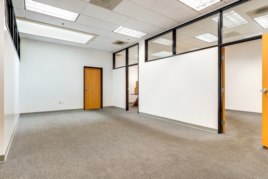 More Photos Of 339 N Berry St, Brea Light Manufacturing For Sale