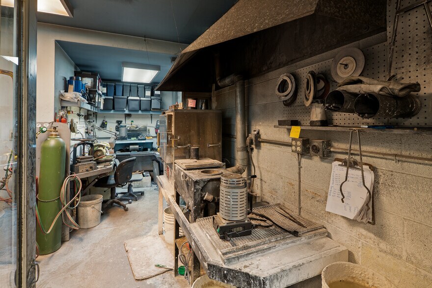 More Photos Of 110 Oak Creek Blvd, Sedona Specialty For Sale