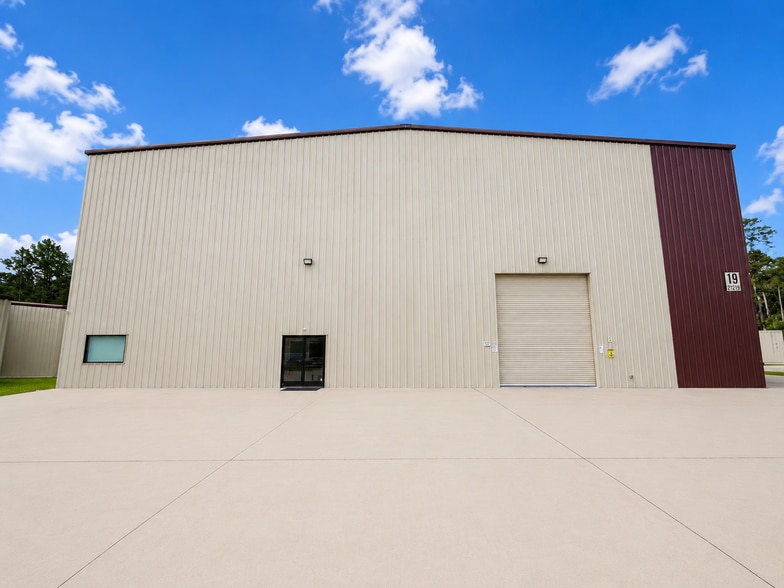 More Photos Of 21219 Blair Rd, Conroe Industrial For Sale