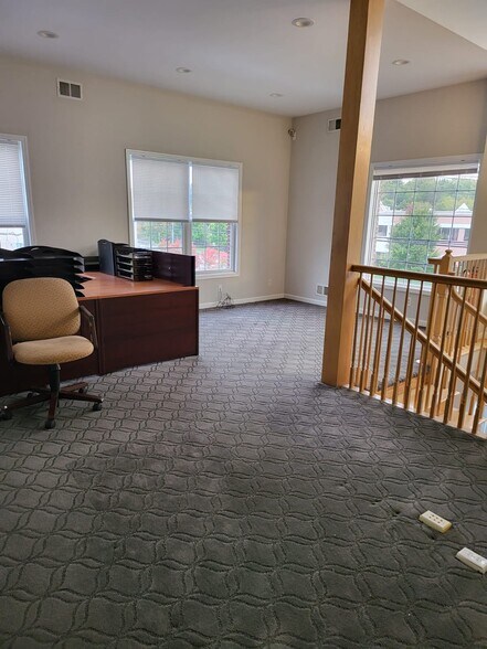 More Photos Of 1910 Oak Tree Rd, Edison Office For Lease