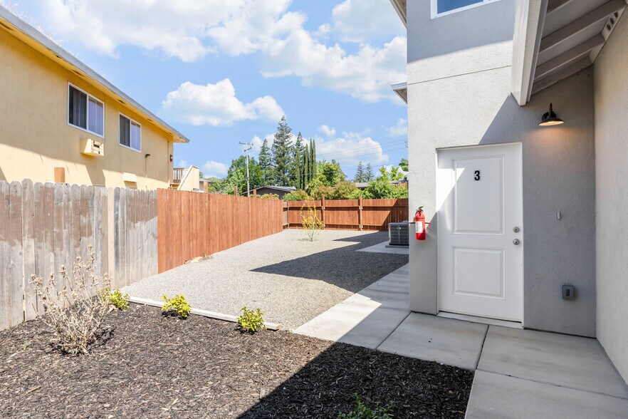 More Photos Of 2409 Cava Ct, Sacramento Apartments For Sale