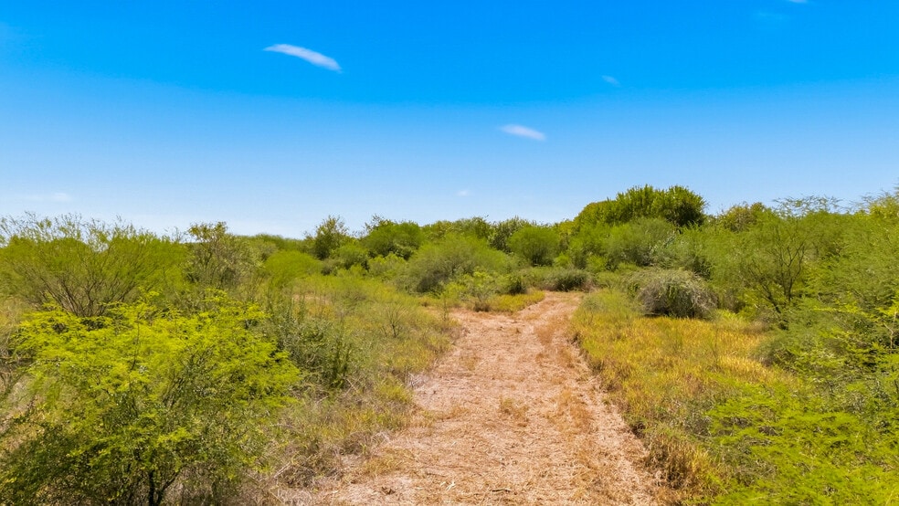 More Photos Of 2904 US Highway 59 Hwy, Victoria Land For Sale