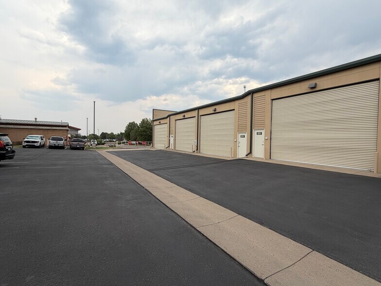 More Photos Of 9335 Commerce Center St, Highlands Ranch Warehouse For Sale