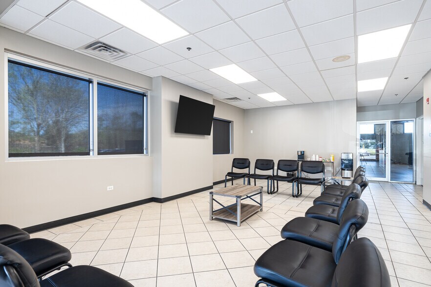 More Photos Of 1530 E New York St, Aurora Auto Dealership For Sale