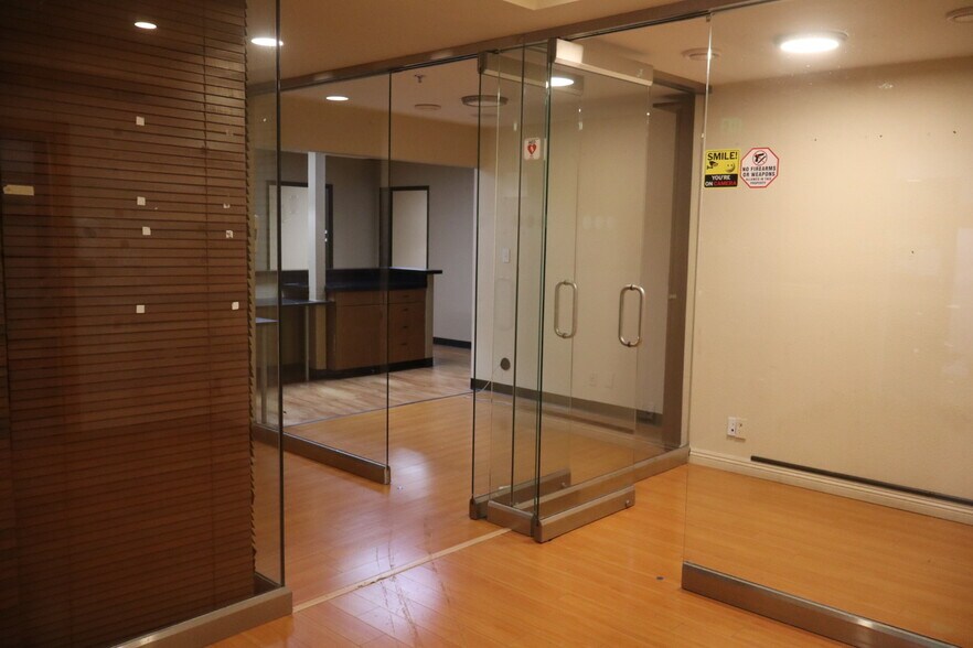 More Photos Of 2621 S Bristol St, Santa Ana Medical For Lease