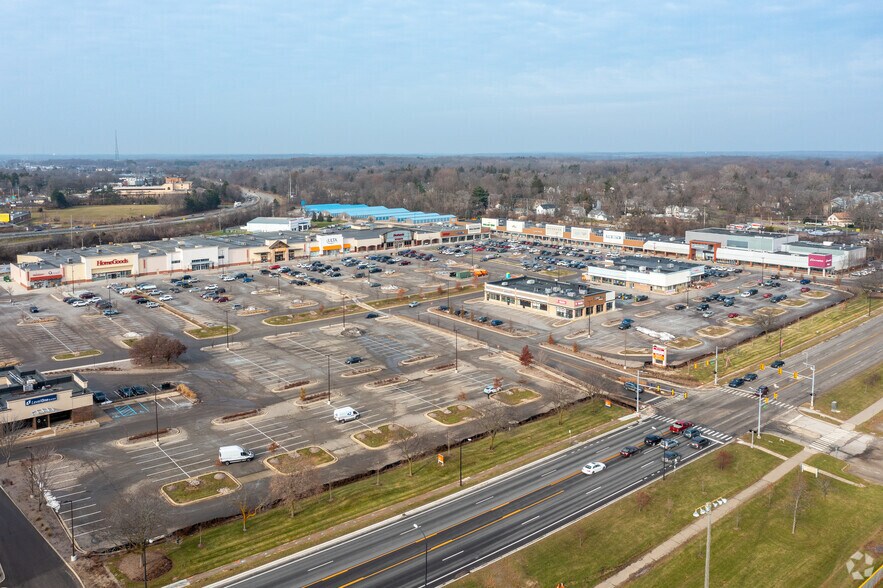 More Photos Of 215-229 N Maple Rd, Ann Arbor General Retail For Lease