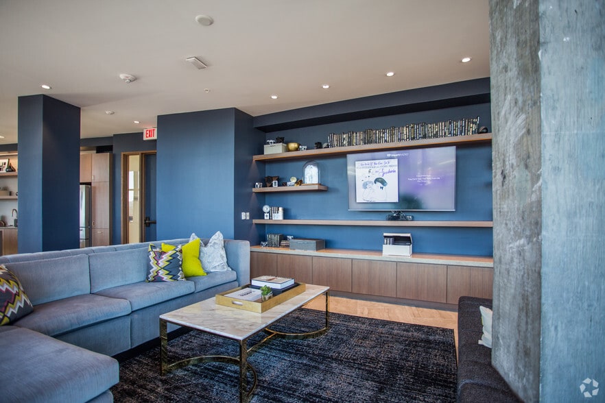 More Photos Of 1008 N Glebe Rd, Arlington Apartments For Lease