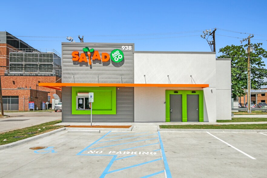 More Photos Of 938 N Cooper St, Arlington Restaurant For Lease