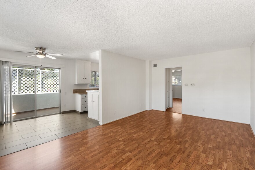 More Photos Of 1900 Dracena Dr, Los Angeles Apartments For Sale
