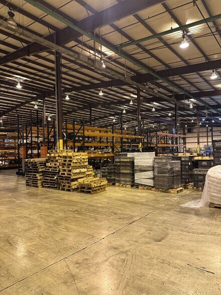 More Photos Of 3001 Tamarack Rd, Owensboro Distribution For Lease