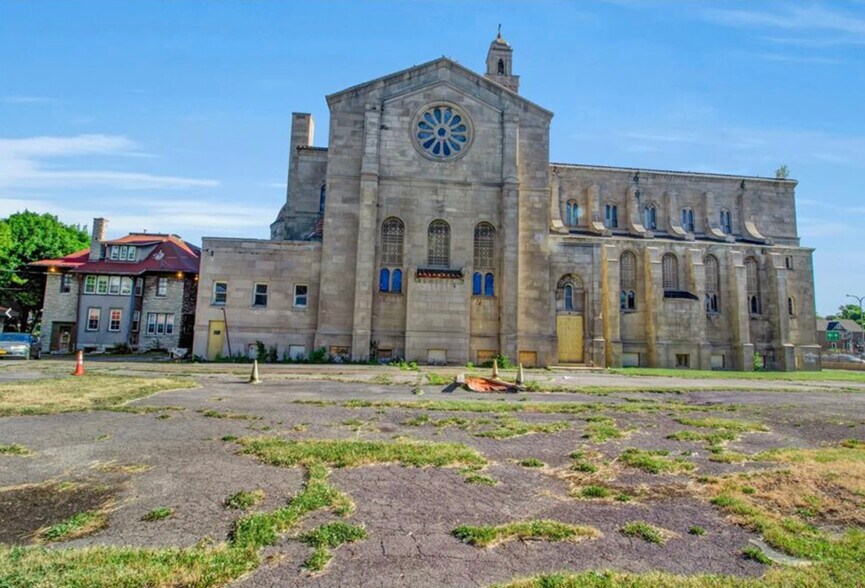 More Photos Of 575 Humboldt Pky, Buffalo Religious Facility For Sale