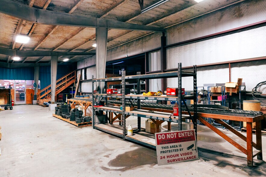More Photos Of 6550 Leopard St, Corpus Christi Warehouse For Sale