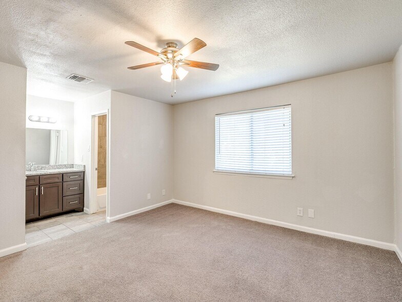 More Photos Of 100 Lorenz Rd, San Antonio Apartments For Sale