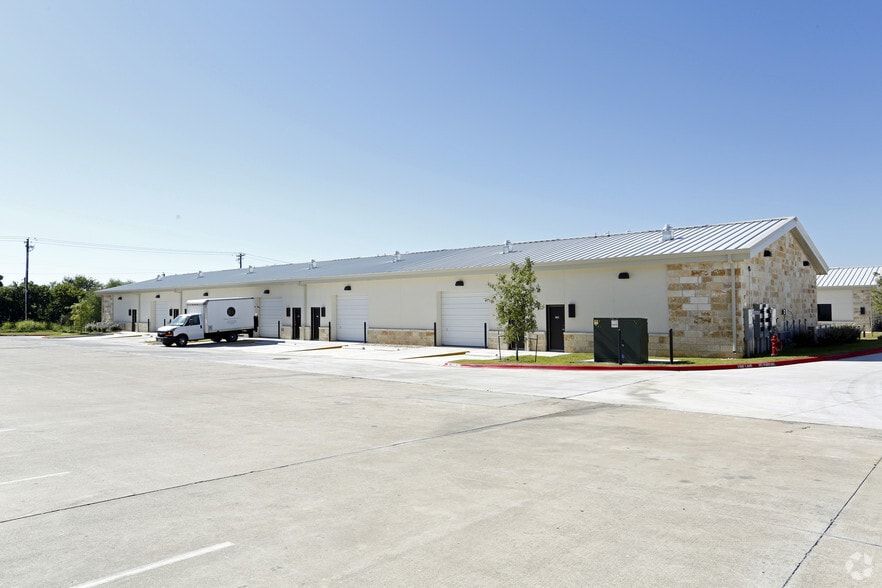 More Photos Of 1011 S Heatherwilde Blvd, Pflugerville Research And Development For Lease