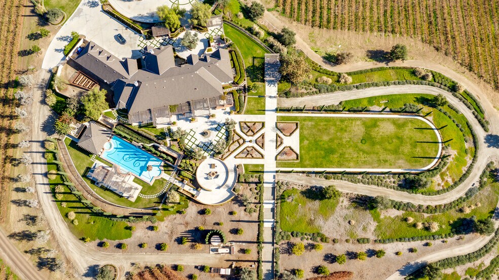 More Photos Of 16073 Highway 65, Bakersfield Winery Vineyard For Sale