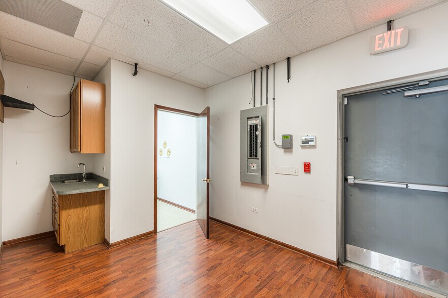 More Photos Of 241 S Main St, Bartlett Apartments For Lease