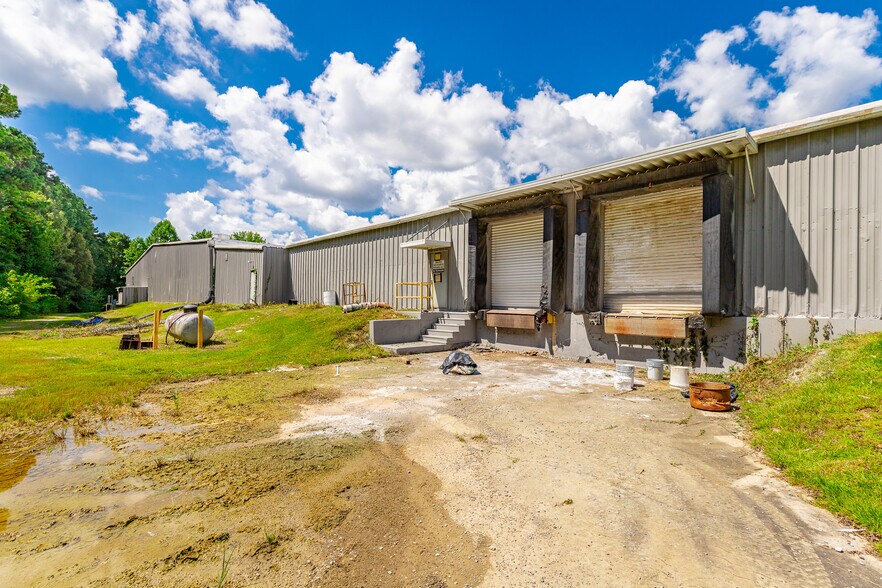 More Photos Of 1318 Underwood St, Dalton Warehouse For Sale