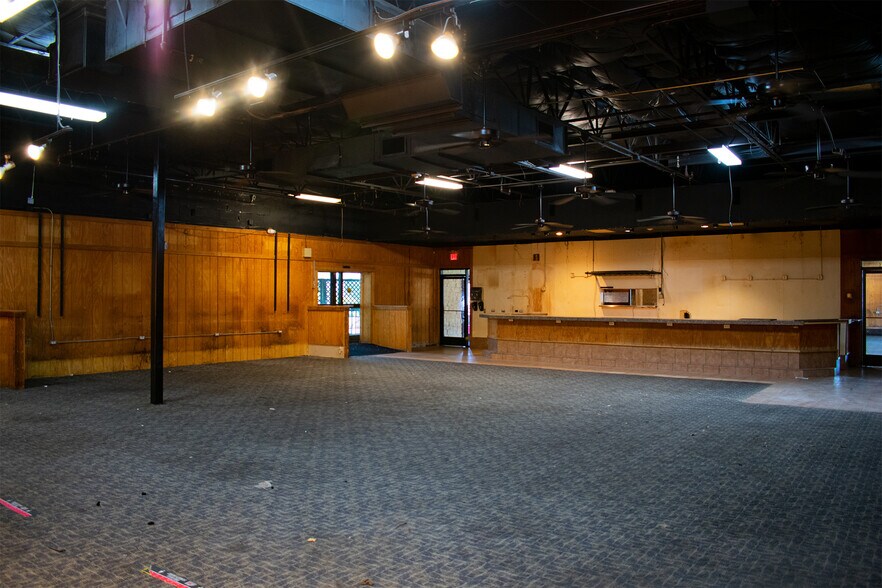 More Photos Of 1801 N Plano Rd, Richardson Specialty For Lease