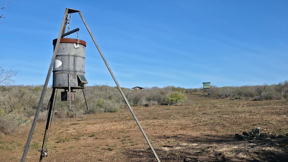 More Photos Of 00 County Road 7563, Devine Land For Sale