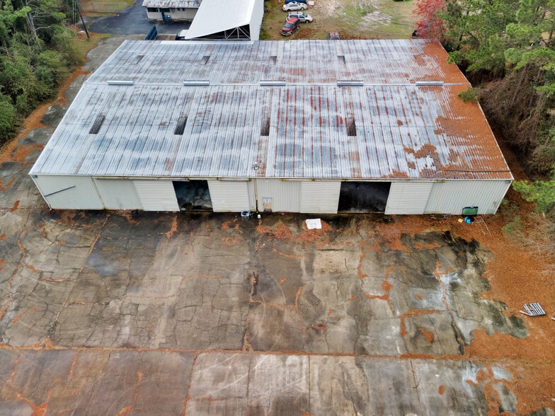 More Photos Of 2023 Memorial Dr, Waycross General Retail For Sale