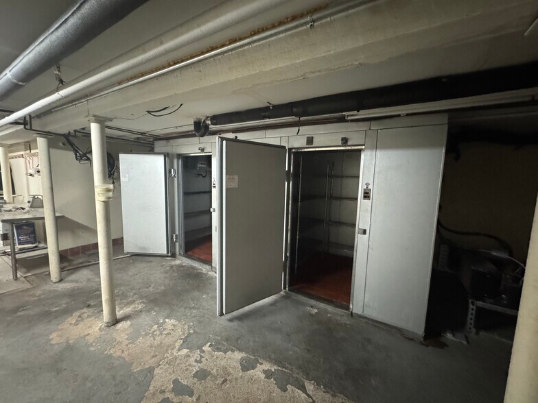 More Photos Of 30-78 Steinway St, Astoria Storefront Retail Office For Lease