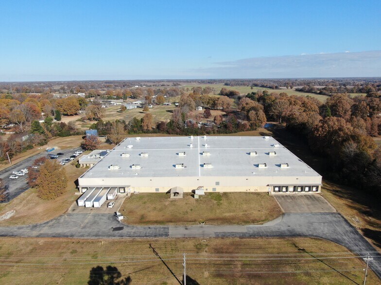 More Photos Of 974 W Main St, Alamo Manufacturing For Lease