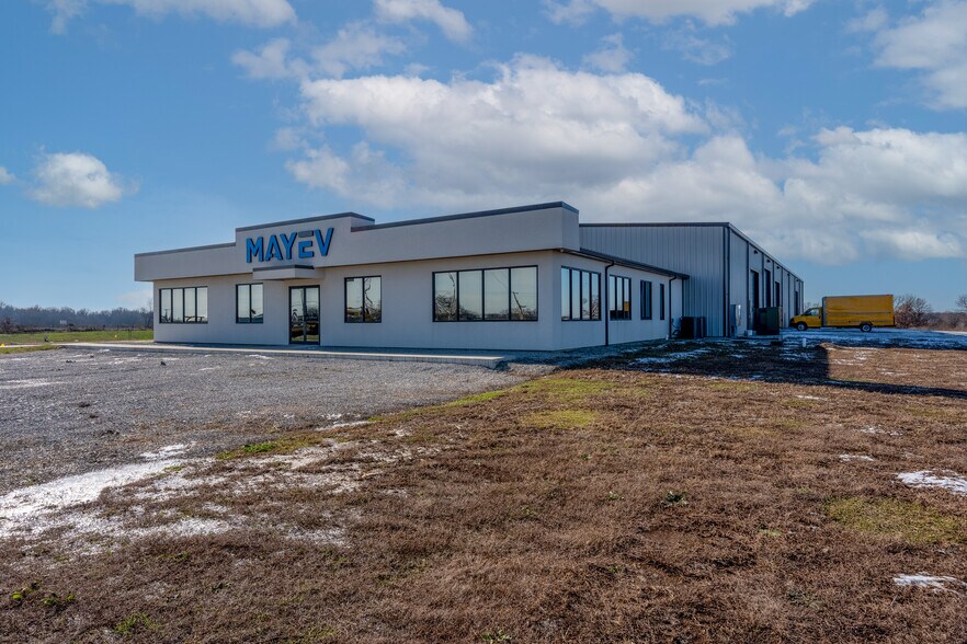 More Photos Of 22800 Highway H, Sedalia Manufacturing For Sale