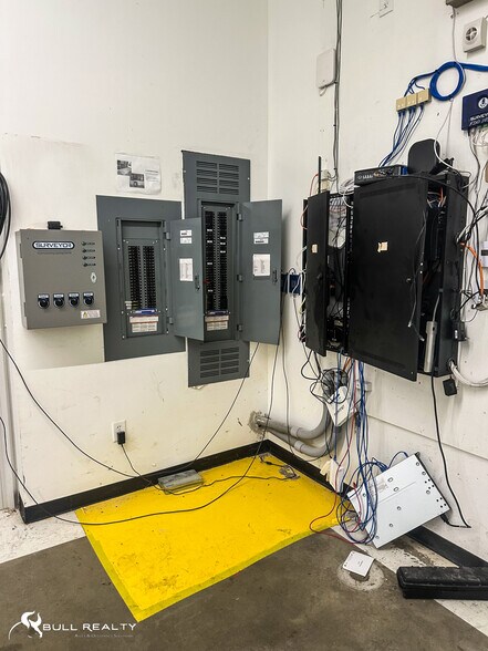 More Photos Of 4300 Vanderbilt Rd, Birmingham Freestanding For Sale