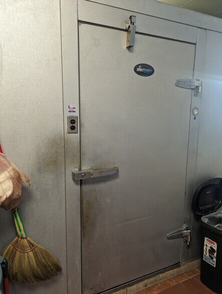 More Photos Of 4800-4816 Navy Rd, Millington Unknown For Lease