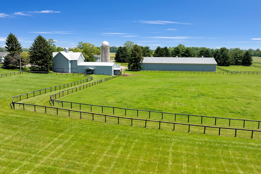 More Photos Of 15228 Croton Rd, Centerburg Specialty For Sale