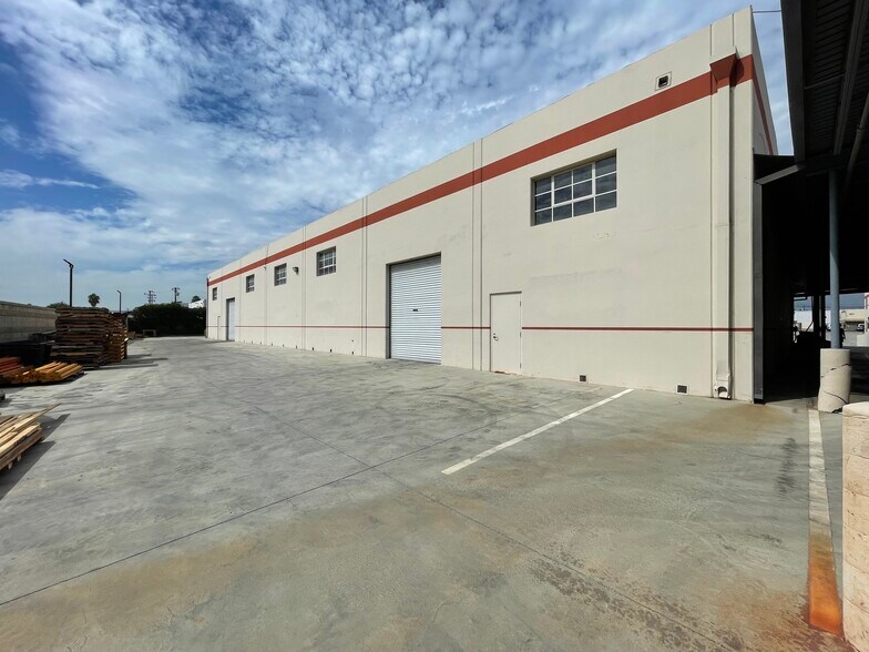 More Photos Of 9902 Gidley St, El Monte Distribution For Lease