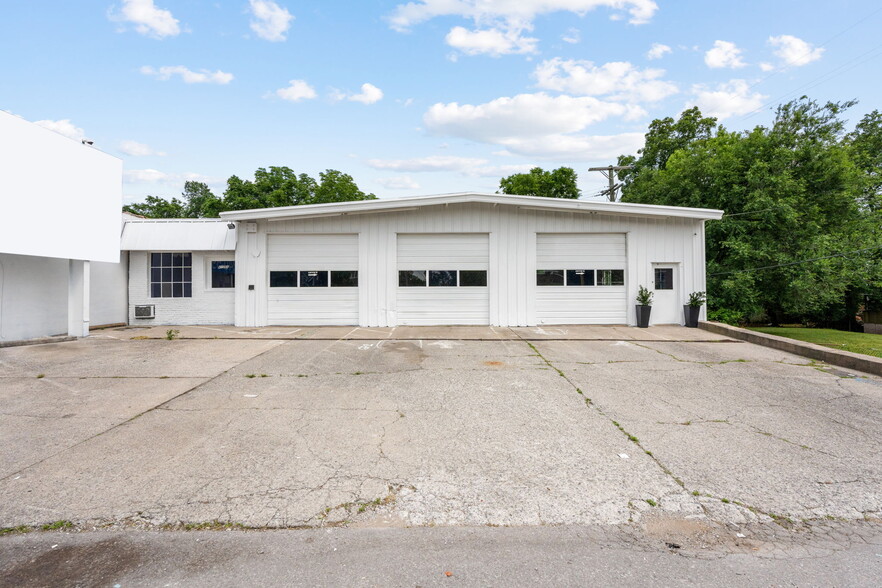 Primary Photo Of 4106 Gallatin Pike, Nashville Auto Repair For Lease