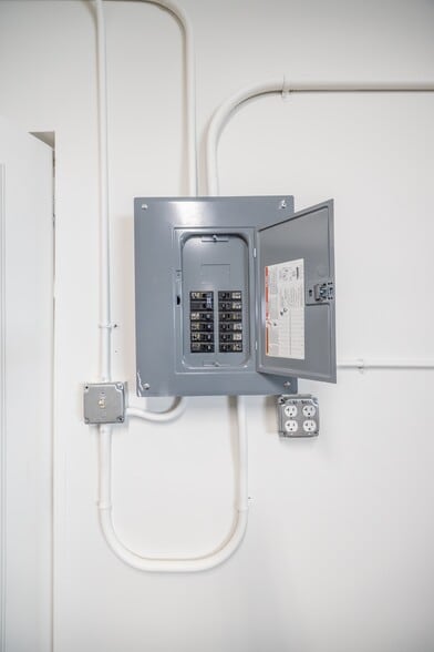 More Photos Of 2423 W Campbell Ave, Phoenix Warehouse For Sale