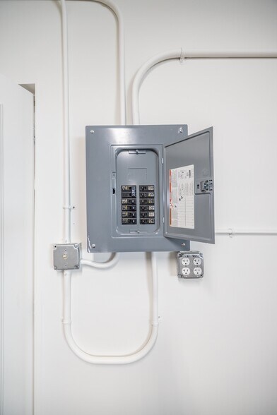 More Photos Of 2423 W Campbell Ave, Phoenix Warehouse For Sale