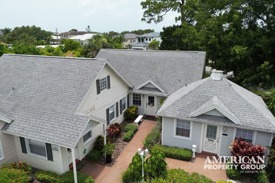 More Photos Of 7733-7739 Holiday Dr, Sarasota Loft Creative Space For Sale