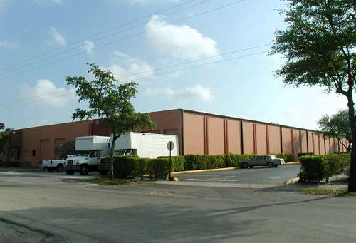 More Photos Of 4000-4010 N 28th Ter, Hollywood Warehouse For Lease