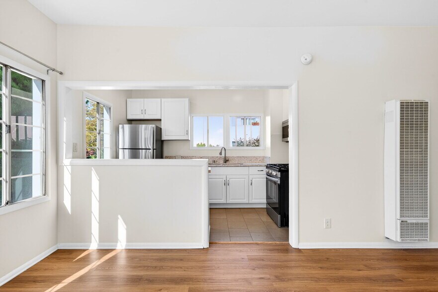 More Photos Of 822 Hayworth Ave, Los Angeles Apartments For Sale