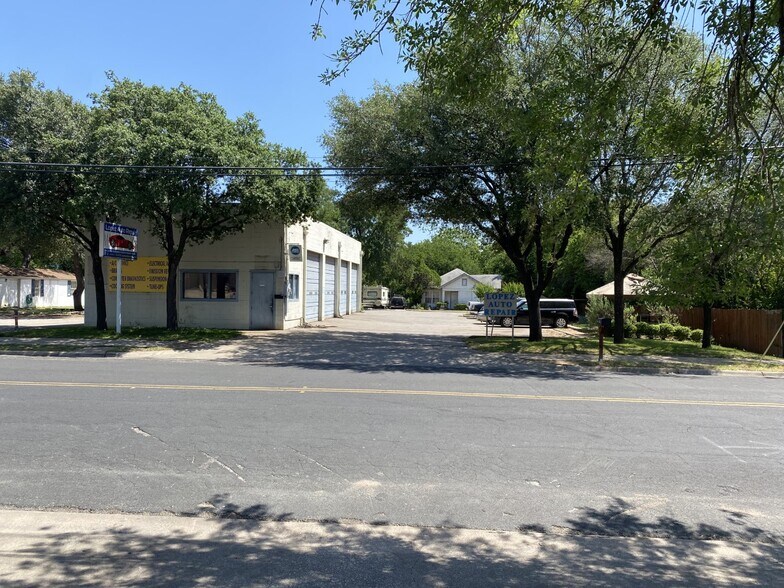 More Photos Of 1900 Fortview Rd, Austin Auto Repair For Sale