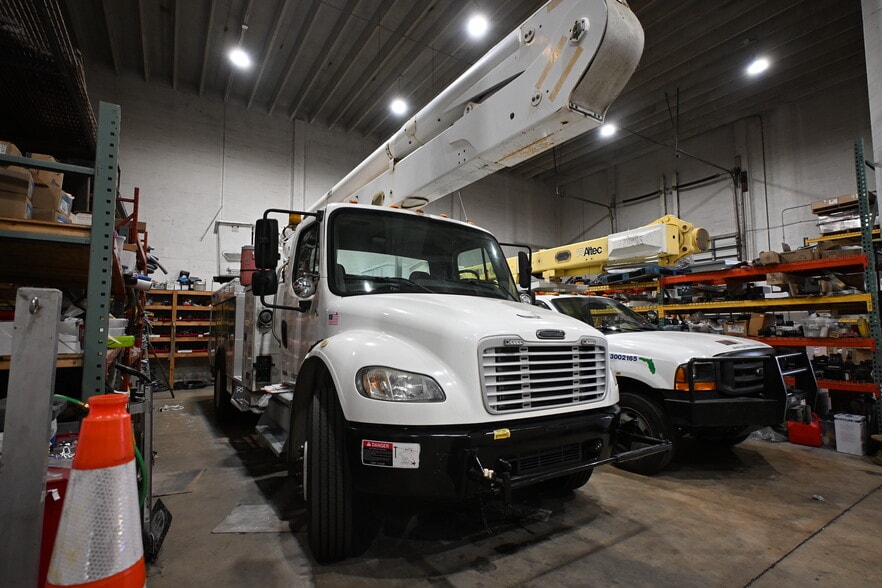 More Photos Of 4450 E 10th Ct, Hialeah Warehouse For Sale