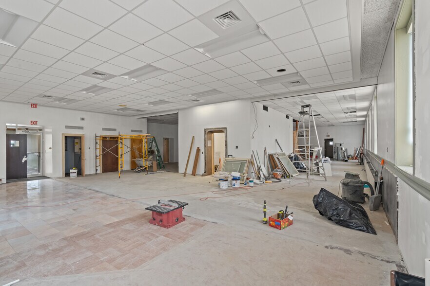 More Photos Of 107 E Main St, Bath Storefront For Lease