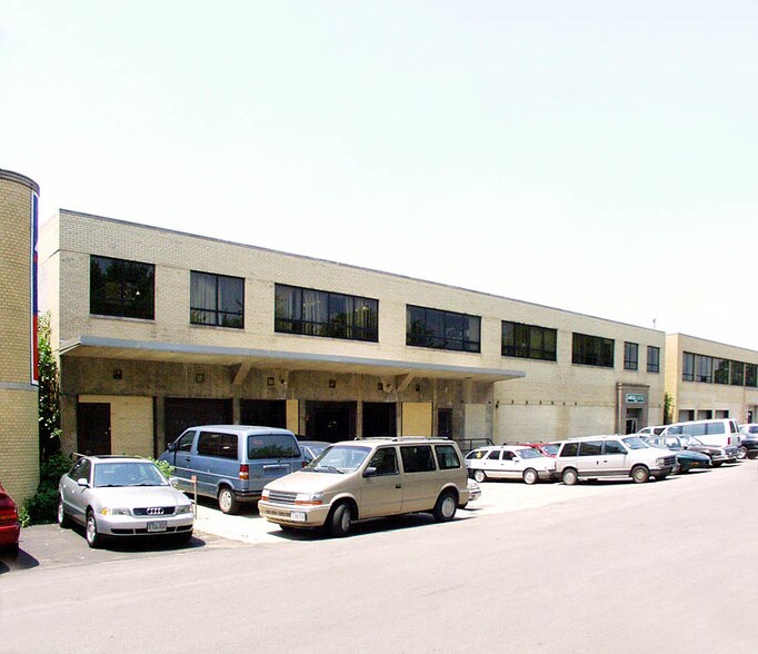 Primary Photo Of 3500 N Kostner Ave, Chicago Manufacturing For Lease