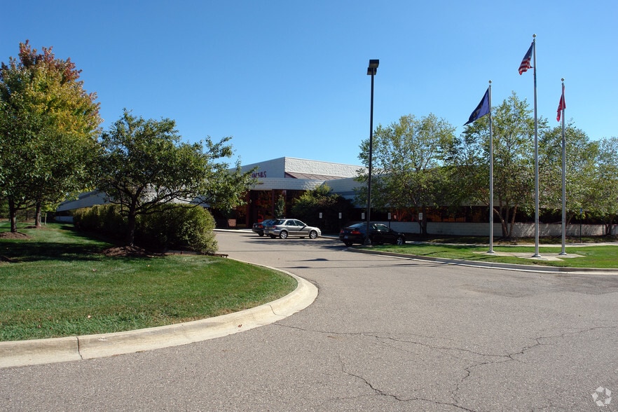 More Photos Of 23227 Commerce Dr, Farmington Warehouse For Sale