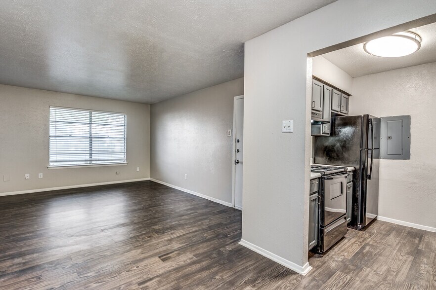 More Photos Of 834 Timberlake Dr, Arlington Apartments For Sale