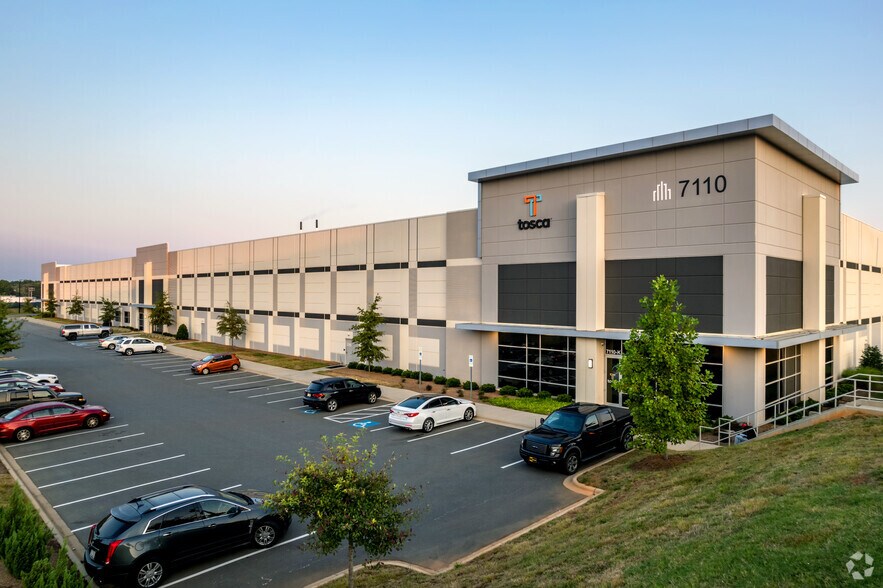 More Photos Of 7224 Statesville Rd, Charlotte Unknown For Lease