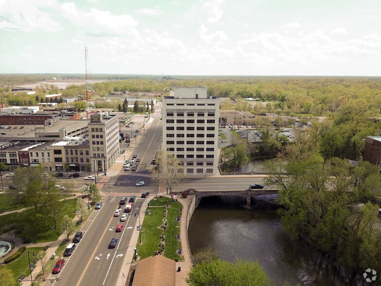 More Photos Of 106 E Market St, Warren Office For Lease