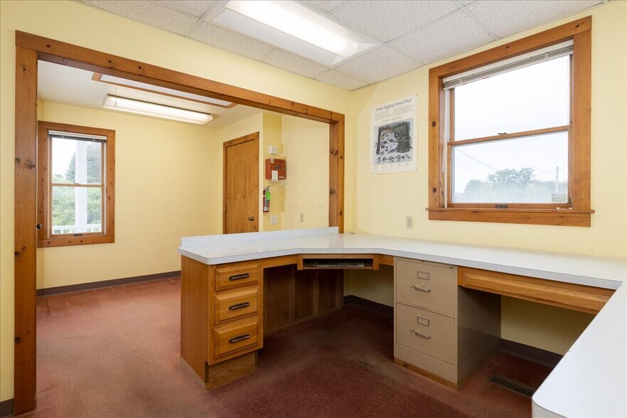 More Photos Of 1091 Jamison Rd, Elma Office For Sale