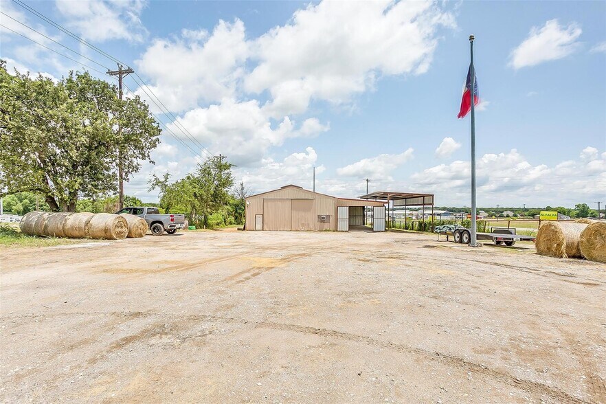 More Photos Of 113 Dennis Junction Rd, Weatherford Warehouse For Sale