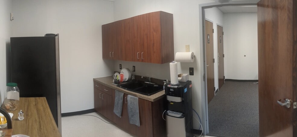 More Photos Of 416 Mccullough Dr, Charlotte Office For Lease