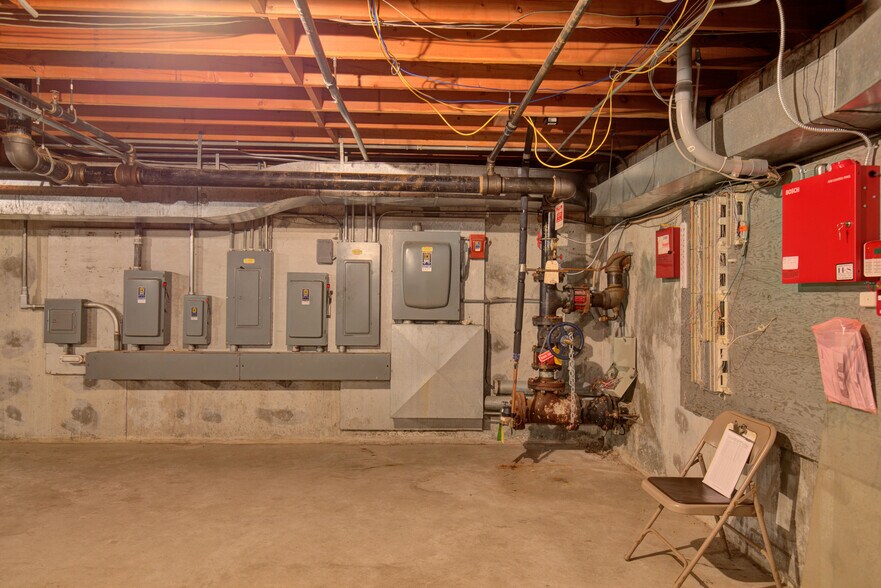 More Photos Of 1431 N 2nd St, Wisconsin Rapids Office For Sale