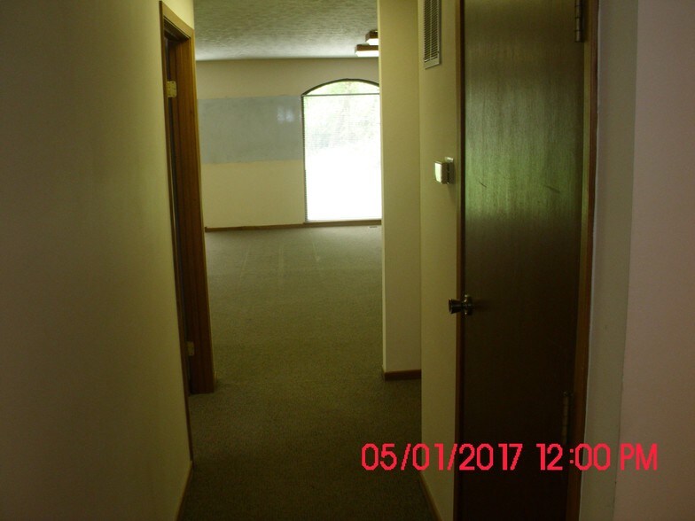 More Photos Of 635 Park Meadow Rd, Westerville Office For Lease